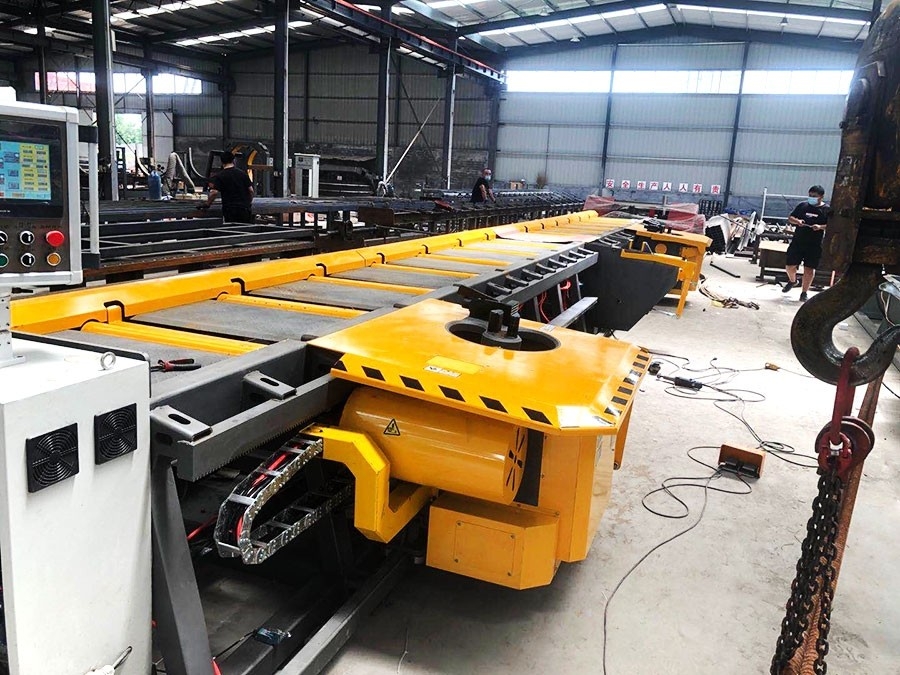 使用數(shù)控鋼彎曲中心時應(yīng)注意哪些事項(xiàng)？